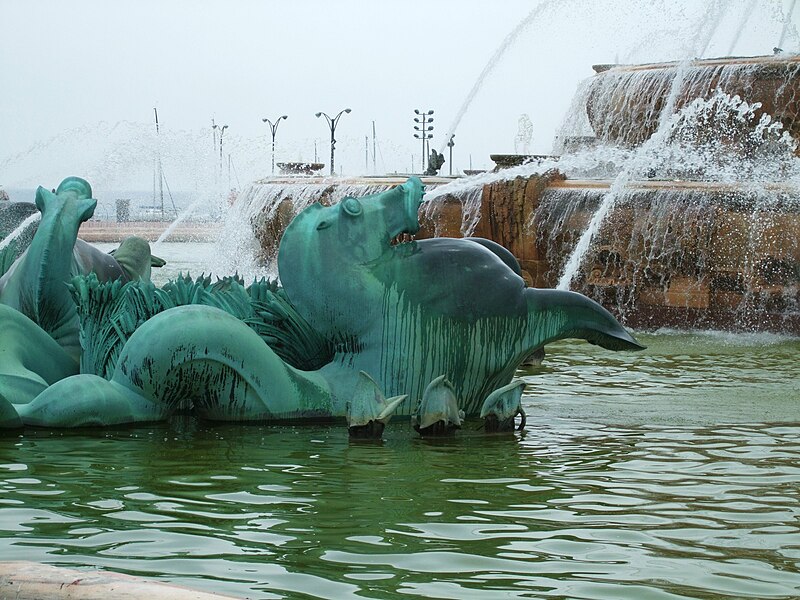 File:Buckingham Fountain Horse (2625925501).jpg