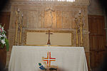 Melihat dari reredos di St Peter, Budleigh Salterton. Courtesy Brian Hawkes.