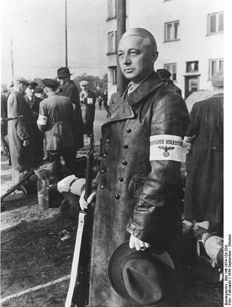 File:Bundesarchiv Bild 146-1974-120-20A, Alter Mann mit Armbinde "Deutscher Volkssturm".jpg