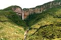 Cachoeira do Tabuleiro, que fica neste município