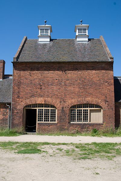 File:Calke Abbey stables 2 (5407003952).jpg