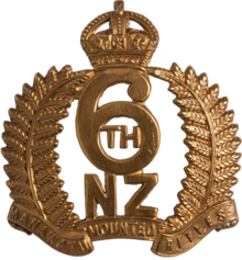 Cap badge 6th (Manawatu) Mounted Rifles.png