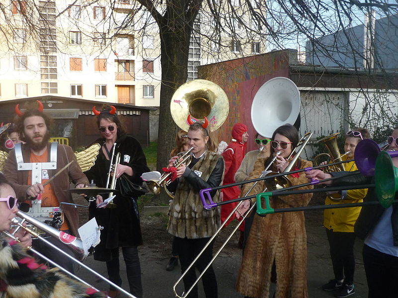 File:Carnaval des Femmes de Bagneux 2016 - P1470117.JPG