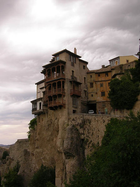 File:Casas Colgadas Cuenca.jpg