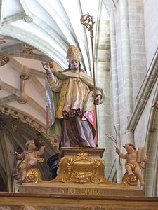 Santo Toribio above the Rood screen