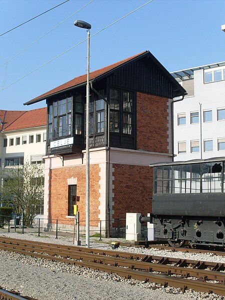 File:Celje train station-signal box II-north.jpg