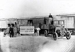 Cemento loma nera en estacion olavarria.jpg