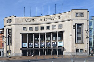 Palais des Beaux-Arts de Charleroi, construit en 1957 par Joseph André. (définition réelle 3 997 × 2 648)