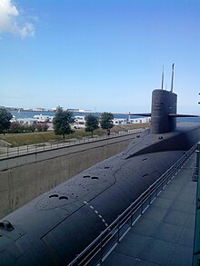 Bekijk neerkijkend op de romp van de onderzeeër.