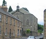 Bonnyrigg, Polton Road, Strathesk Church of Scotland (Lasswade Parish Church) כולל חומות גבולות ומעקות