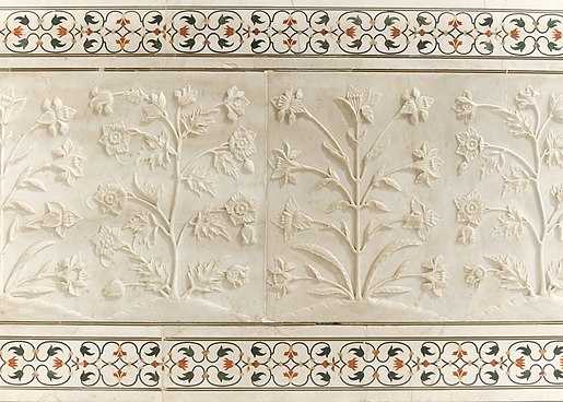 Detail of plant motifs on Taj Mahal wall.jpg