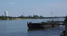 A view of the Danube from the harbour in Nussdorf Donau-Wien-Nussdorf.jpg