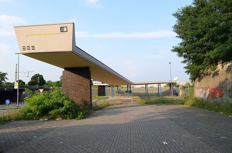 File:Duisburg, Rheinhausen, Werktor 1, 2014-08 CN-01.jpg