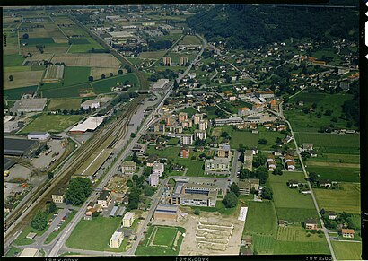 How to get to Cadenazzo with public transit - About the place