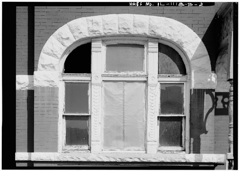 File:EXTERIOR, EAST FRONT, WINDOW DETAIL - 1361 North Paulina Street (Apartment Building), Chicago, Cook County, IL HABS ILL,16-CHIG,96B-2.tif