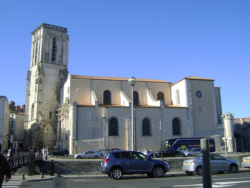 File:Eglise Saint-Sauveur. Vue générale 2.jpg