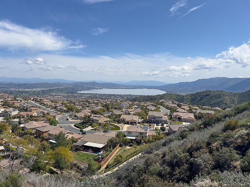 File:Elsinore Trough from Hills of North Elsinore.jpg