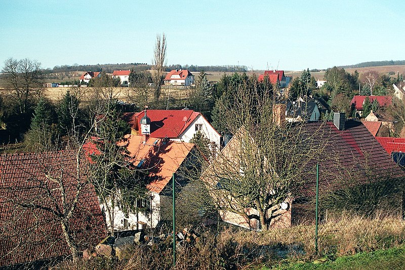 File:Emseloh (Allstedt), Dorfansicht.jpg