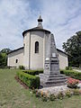 Escource (Landes) église et monument aux morts.JPG