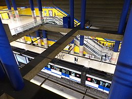 Estación de Canillas, vista en alto, Línea 4, Madrid, España, 2015.JPG