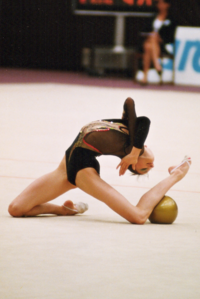 Esther amb la pilota a l'Europeu de Budapest (1999). En aquest muntatge va emprar el tango «Sus ojos se cerraron» de Carlos Gardel