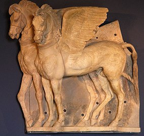 Թրծակավե թևավոր ձիեր, մ. թ. ա. II դար