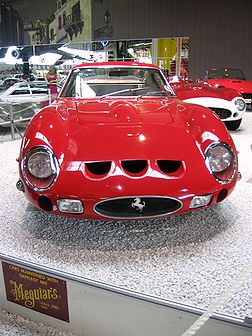 La Ferrari 250 GTO, automobile de grand tourisme, ne fut produite qu'à seulement 39 exemplaires ente 1962 et 1964. Ici, celle conservée au musée automobile et technologique de Sinsheim. (définition réelle 1 704 × 2 272)