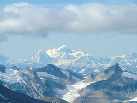 Udsigt over Mount Fairweather fra Glacier Bay.