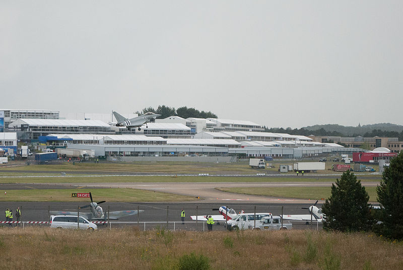 File:Farnborough Air Show 2014-3 (14611122781).jpg