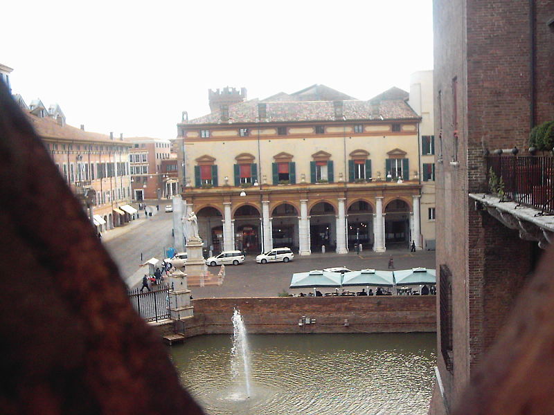 File:Ferrara Castello Estense 17.JPG