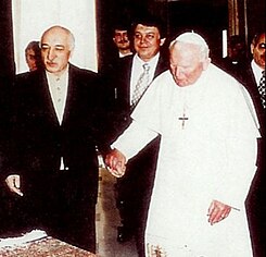 Fethullah Gülen visiting Ioannes Paulus II.jpg