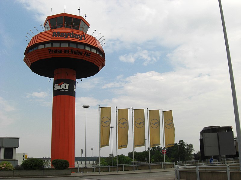 File:Flughafen Hannover Werbetower - panoramio.jpg