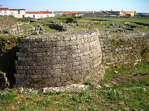 Руины замковых укреплений