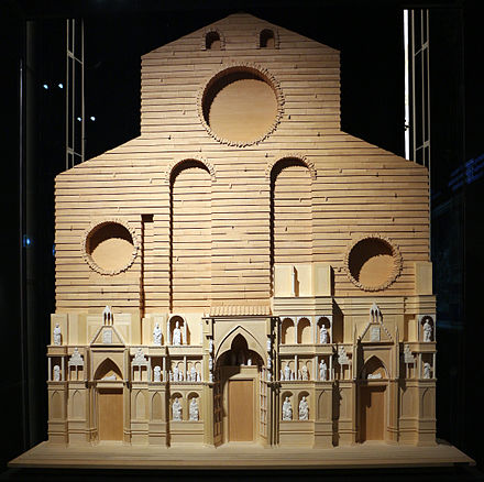 Model of the original medieval façade in the museum of the cathedral