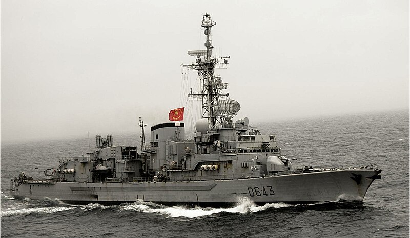 File:French frigate Jean de Vienne (D643) underway alongside USS Carney (DDG 64) Nov. 18, 2015.jpg