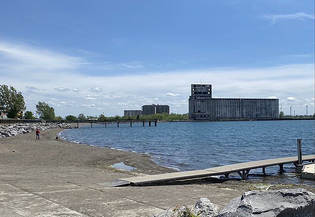 Buffalo Harbor State Park - Wikipedia