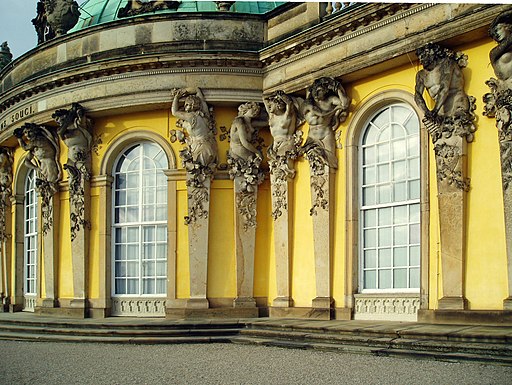 Weltkulturerbe Schloss Sanssouci in Potsdam (Gartenseite). Welterbe in Brandenburg