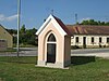 Gaweinstal Wegekapelle bei Bahnübergang.jpg