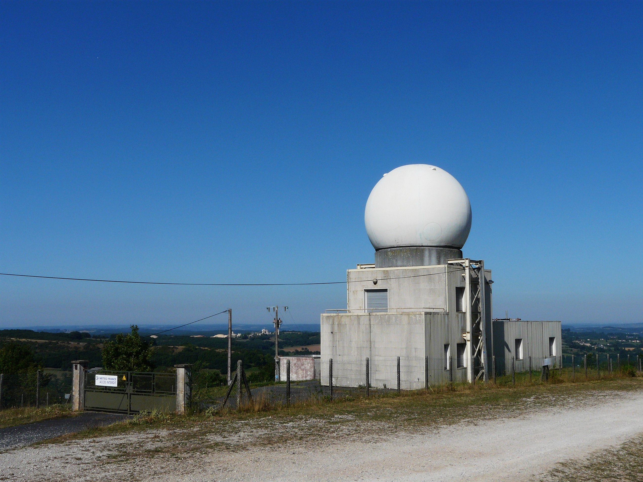 Fichier:Grèzes (24) station météo.JPG — Wikipédia