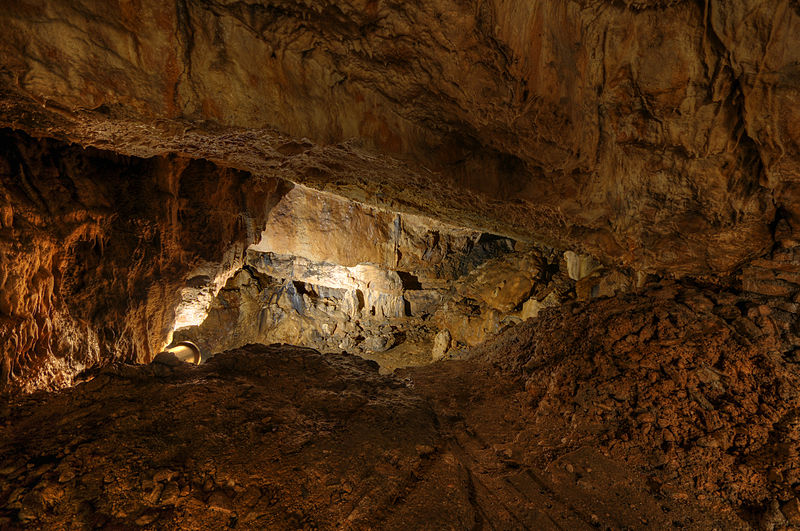 File:Grottes-crav-3.jpg