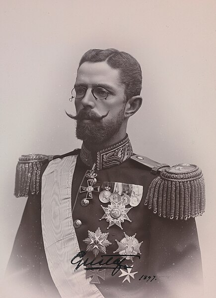 File:Gustav the 5th., Swedish king, the son of Oscar the 2nd, king in1907 No-nb bldsa 1c050.jpg