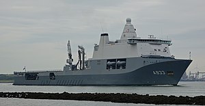 HNLMS Karel Doorman, Starboard Bow, 04.09.2017.jpg