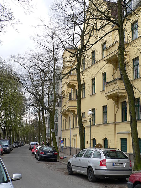 File:HalenseeBornstedterStraße.JPG