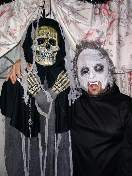 File:Halloweenfriends.JPG