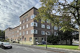 Haus Hansaallee 33 und Häuser Heerdter Sandberg 35, 33, 31, Düsseldorf-Heerdt.jpg