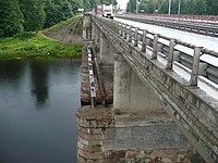 Udsigt over den gamle bro fra Pskov