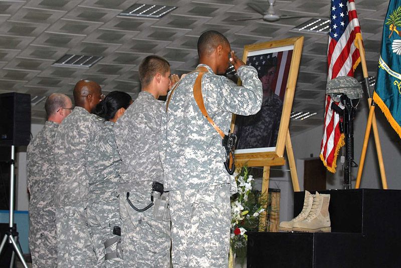 File:Highlanders remember fallen comrade in service DVIDS179254.jpg