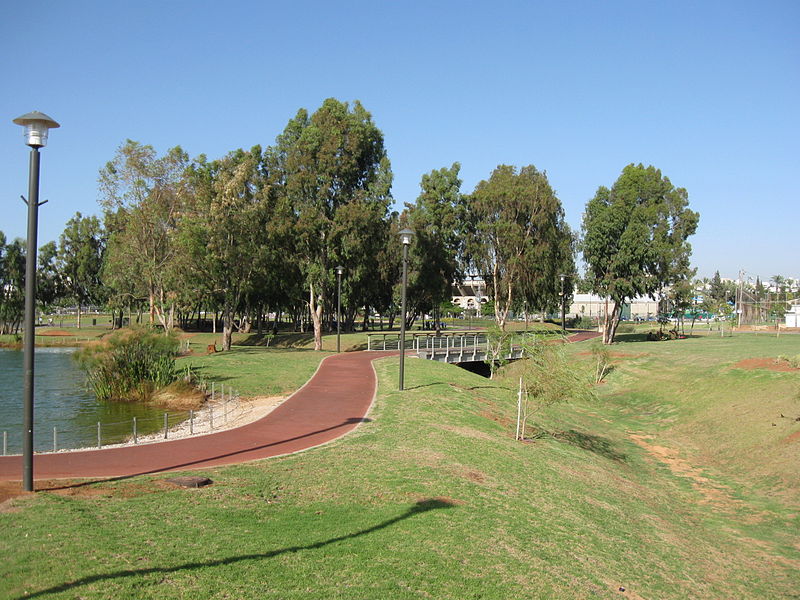 File:Hlhpark023.jpg