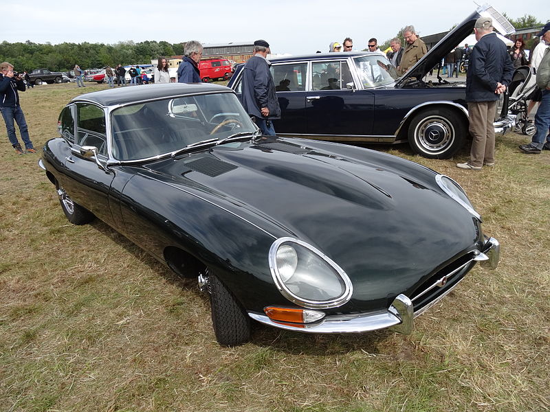 File:Hohenlockstedt, Flugplatz Hungriger Wolf, Classic Motor Days 2013, DSC02540.JPG