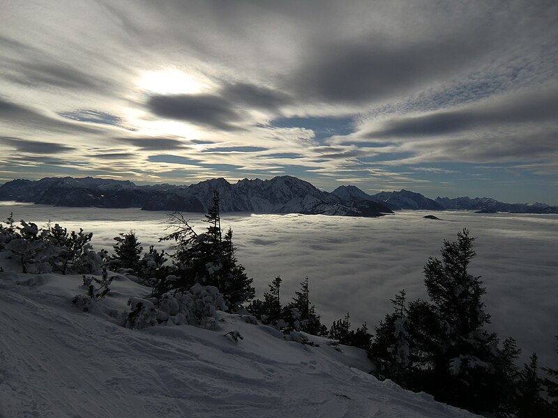 File:Hoher Göll seen from Schlenken.jpg